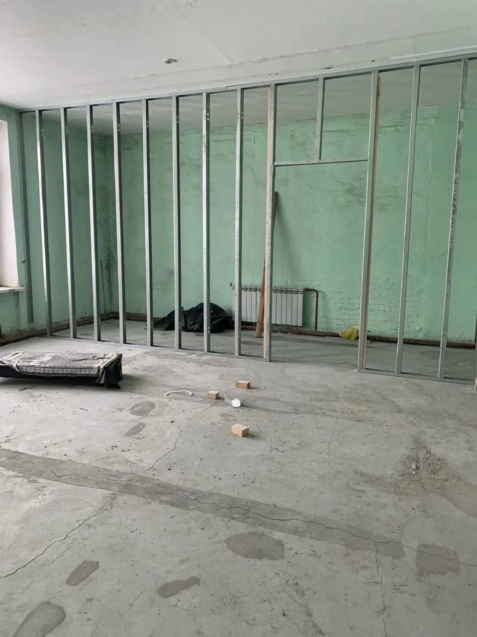 В селе Ынырга полным ходом идёт капитальный ремонт детского сада В селе Ынырга полным ходом идёт капитальный ремонт детского сада