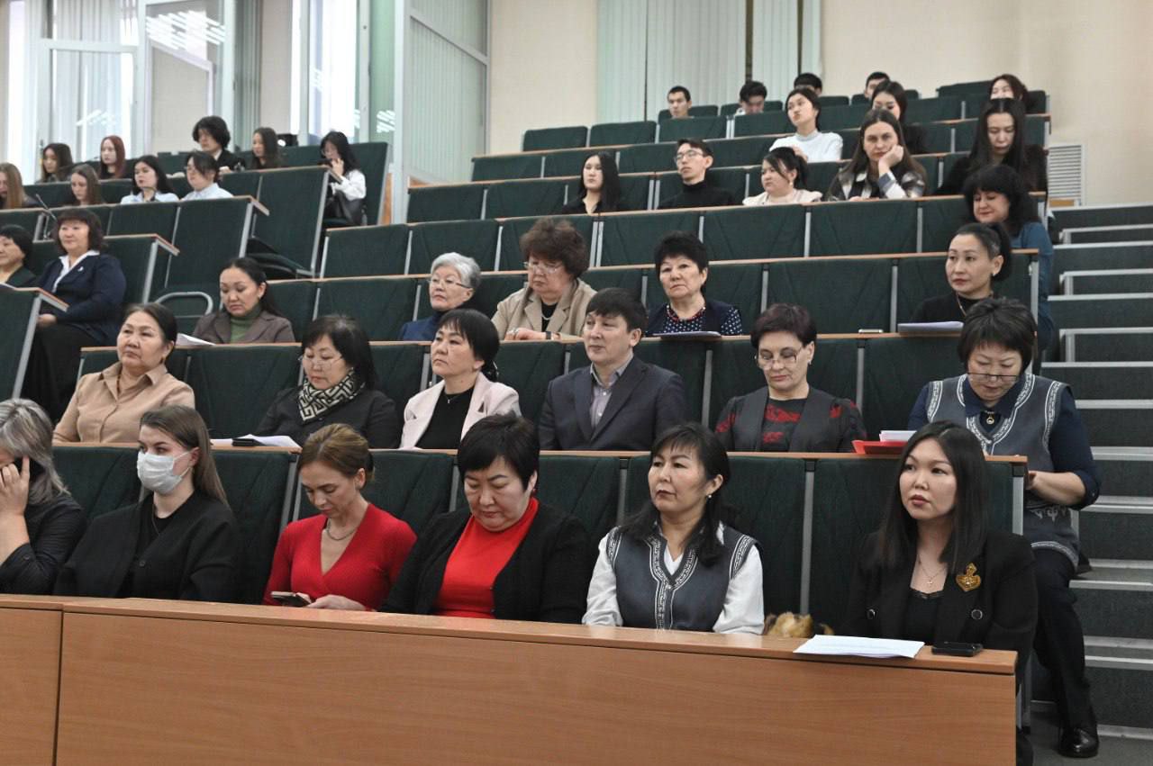 В Горно-Алтайске прошла Всероссийская научно-практическая конференция «Культурное наследие и традиционные знания коренных народов Алтая», приуроченная к 100-летию со дня рождения учёного-фольклориста С.С. Каташа В Горно-Алтайске прошла Всероссийская научно-практическая конференция «Культурное наследие и традиционные знания коренных народов Алтая», приуроченная к 100-летию со дня рождения учёного-фольклориста С.С. Каташа