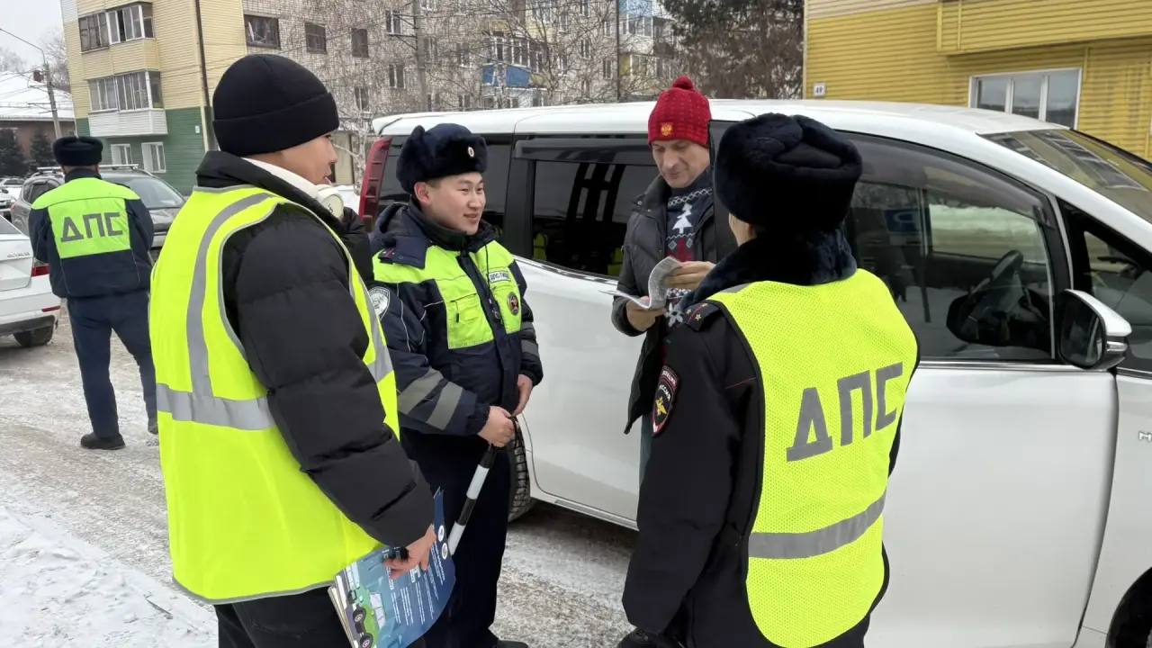 Молодые педагоги и сотрудники региональной Госавтоинспекции обратились к водителям Горно-Алтайска Молодые педагоги и сотрудники региональной Госавтоинспекции обратились к водителям Горно-Алтайска