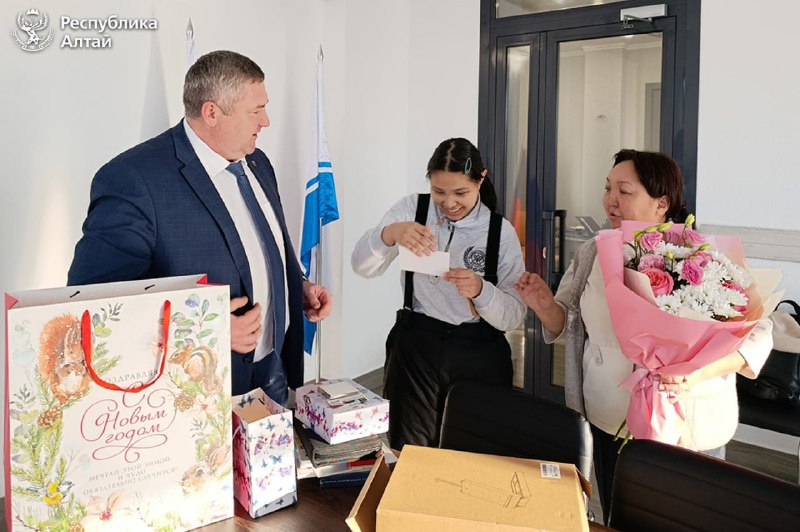 Мечты под новогодней ёлкой сбываются в Горном Алтае Мечты под новогодней ёлкой сбываются в Горном Алтае