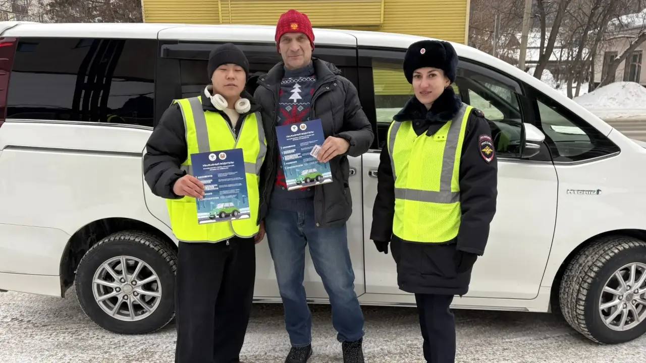 Молодые педагоги и сотрудники региональной Госавтоинспекции обратились к водителям Горно-Алтайска Молодые педагоги и сотрудники региональной Госавтоинспекции обратились к водителям Горно-Алтайска