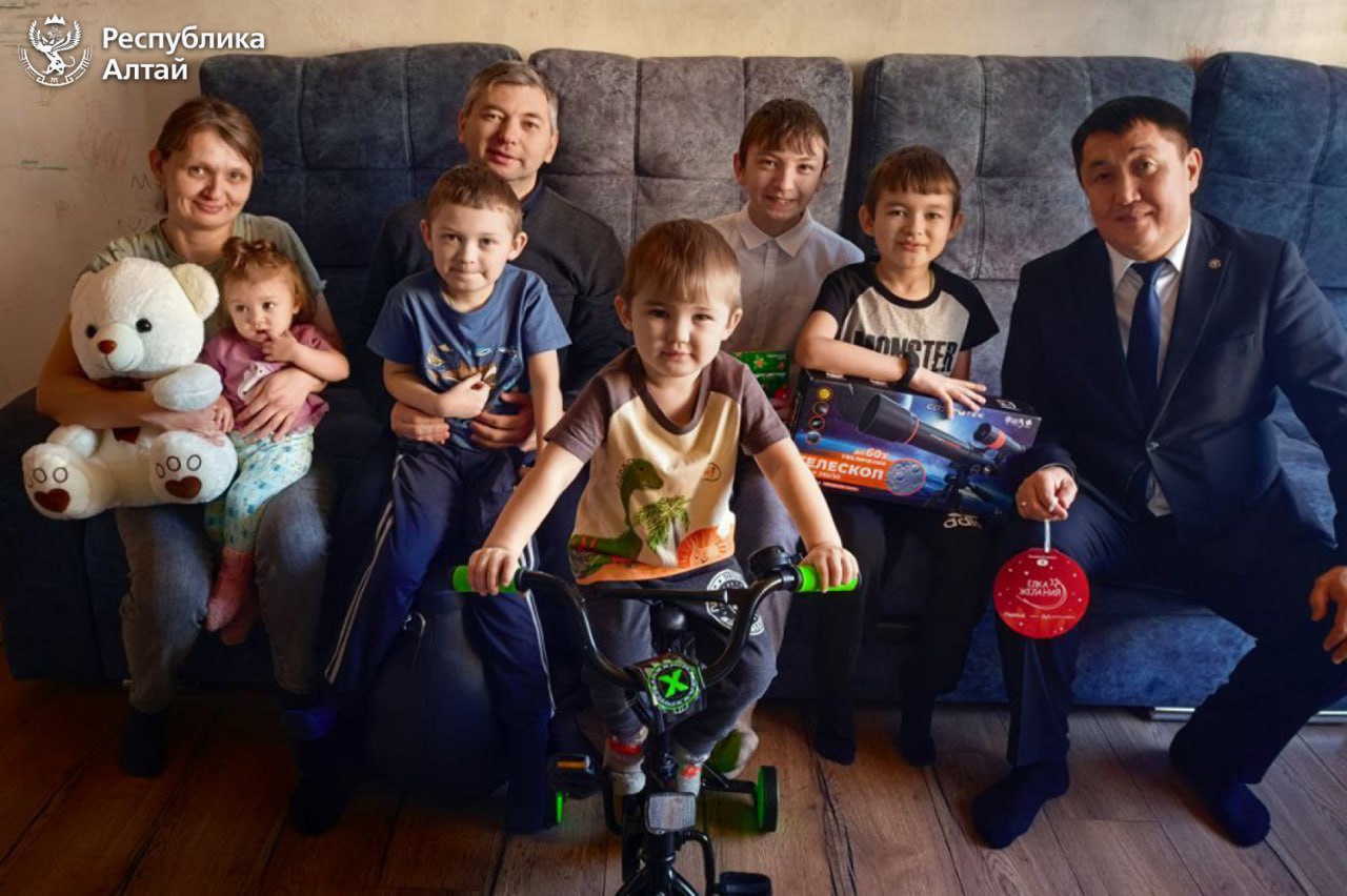 Мечты под новогодней ёлкой сбываются в Горном Алтае Мечты под новогодней ёлкой сбываются в Горном Алтае