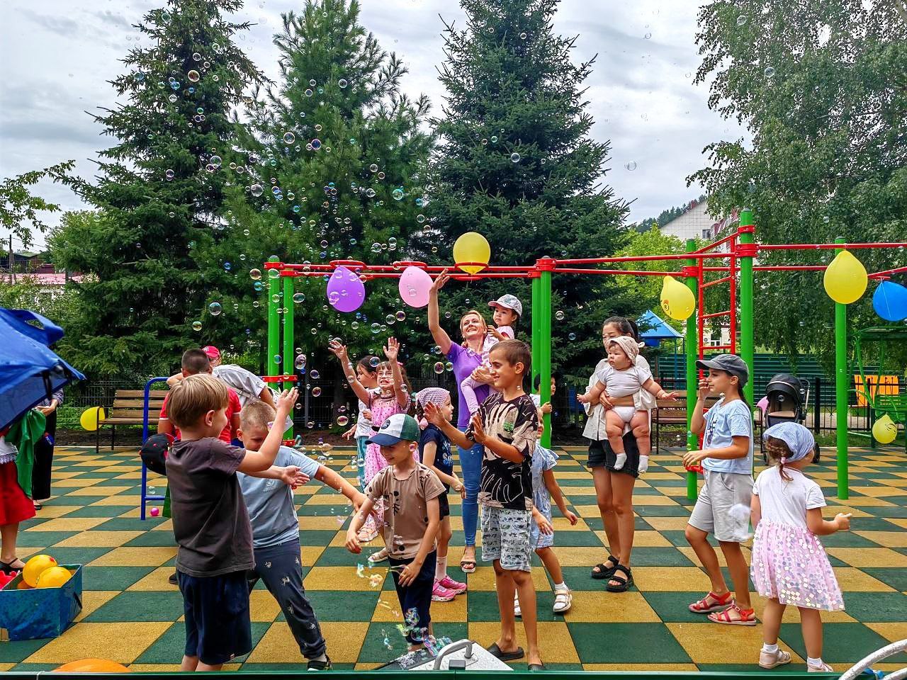 Ольга Сафронова: Набережные рек Майма и Каяс, Тропа здоровья на горе Комсомольской, Студенческий сквер, въезд в Горно-Алтайск, Сквер связистов, родник «Ырысту и Аленушка», Сквер камней, Сквер имени В.П. Чкалова, детские... Ольга Сафронова: Набережные рек Майма и Каяс, Тропа здоровья на горе Комсомольской, Студенческий сквер, въезд в Горно-Алтайск, Сквер связистов, родник «Ырысту и Аленушка», Сквер камней, Сквер имени В.П. Чкалова, детские...