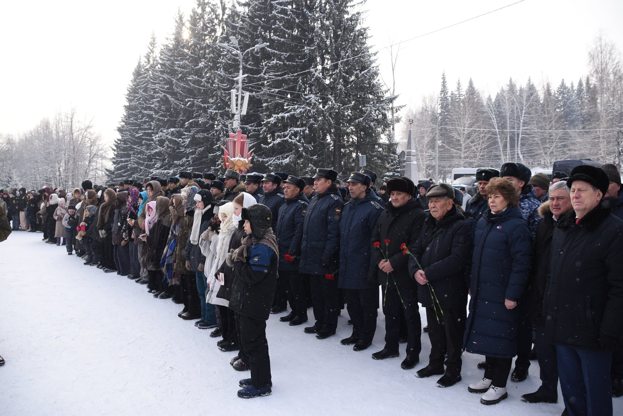 В Горно-Алтайске более 500 человек приняли участие в мероприятиях, посвященных 82-й годовщине полного освобождения Ленинграда от фашистской блокады В Горно-Алтайске более 500 человек приняли участие в мероприятиях, посвященных 82-й годовщине полного освобождения Ленинграда от фашистской блокады