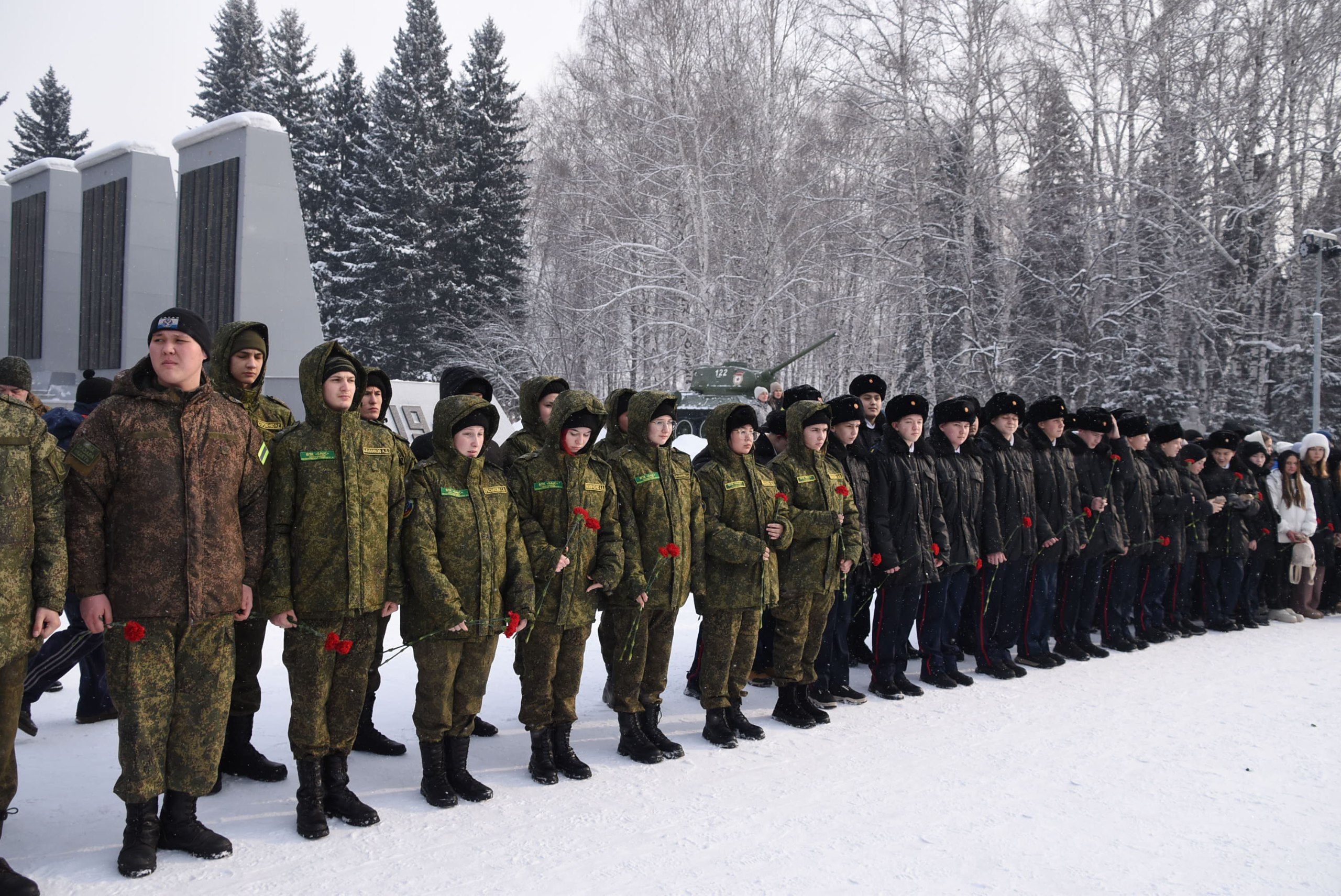 В Горно-Алтайске более 500 человек приняли участие в мероприятиях, посвященных 82-й годовщине полного освобождения Ленинграда от фашистской блокады В Горно-Алтайске более 500 человек приняли участие в мероприятиях, посвященных 82-й годовщине полного освобождения Ленинграда от фашистской блокады