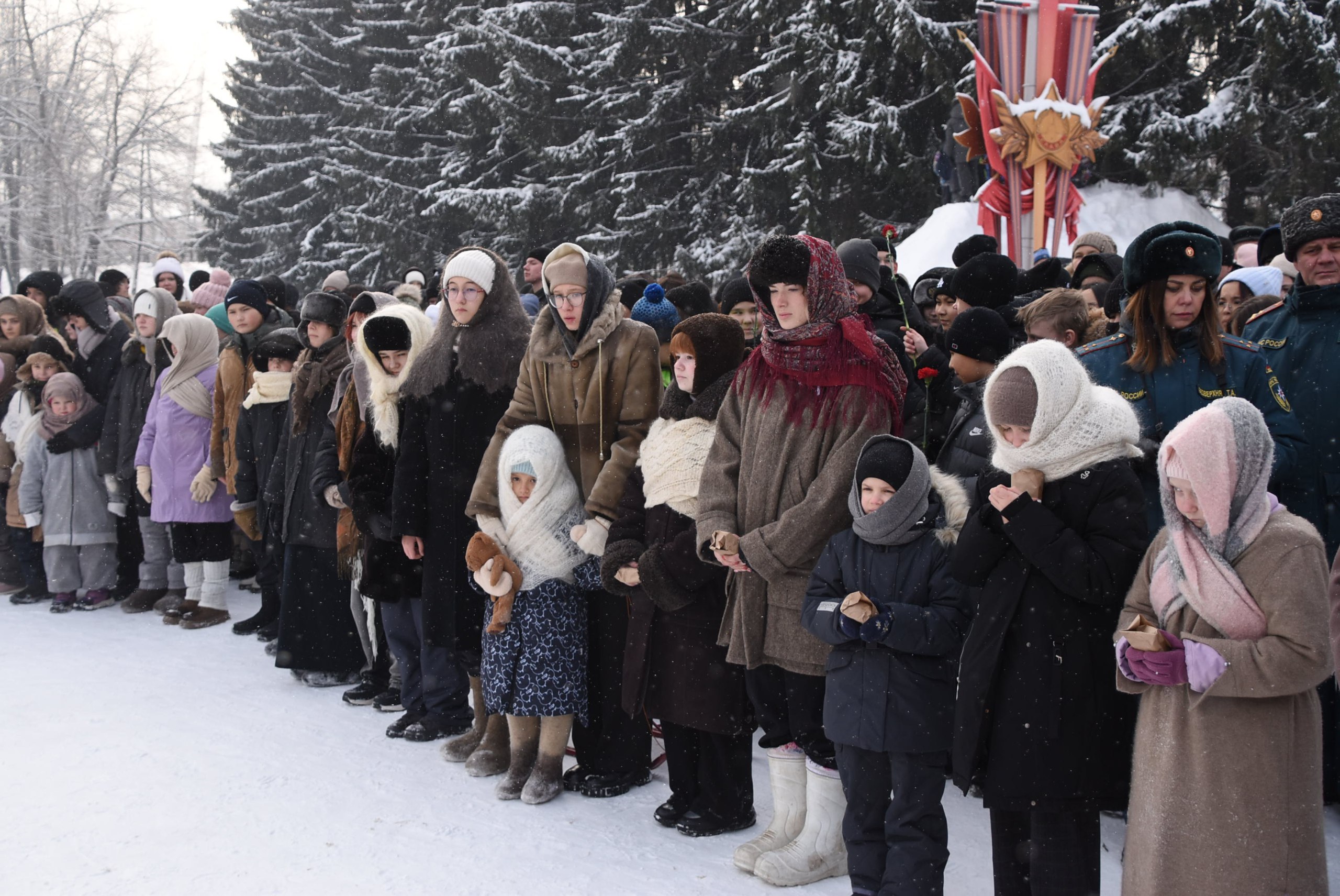 В Горно-Алтайске более 500 человек приняли участие в мероприятиях, посвященных 82-й годовщине полного освобождения Ленинграда от фашистской блокады В Горно-Алтайске более 500 человек приняли участие в мероприятиях, посвященных 82-й годовщине полного освобождения Ленинграда от фашистской блокады
