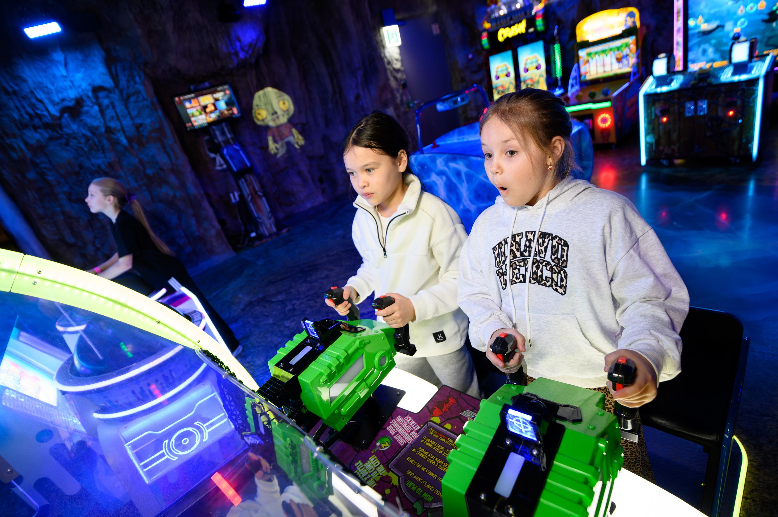 Курорт «Манжерок» устроил праздник для детей защитников Отечества и волонтёров Курорт «Манжерок» устроил праздник для детей защитников Отечества и волонтёров