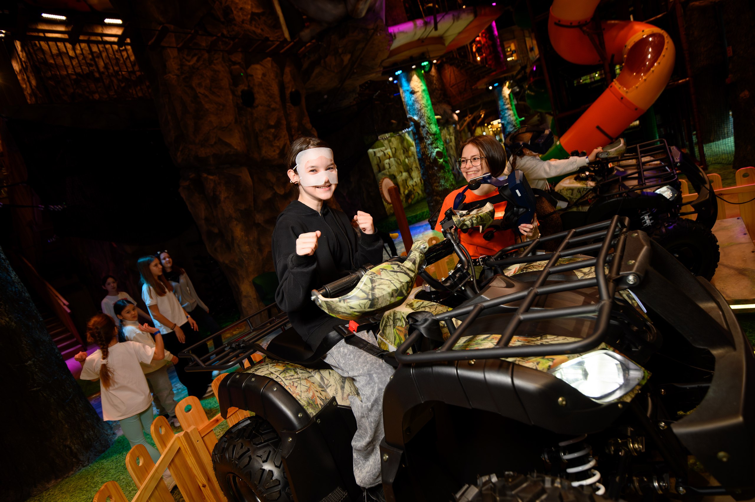 Курорт «Манжерок» устроил праздник для детей защитников Отечества и волонтёров Курорт «Манжерок» устроил праздник для детей защитников Отечества и волонтёров