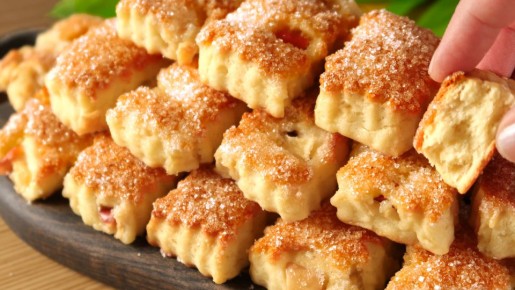 Два яблока и 10 минут: быстрый рецепт печенья, который захочется печь каждый день