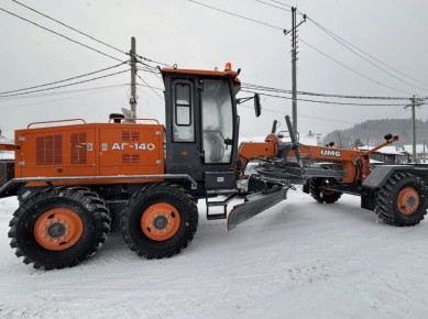 Новую спецтехнику начали поставлять в сельские поселения Майминского района