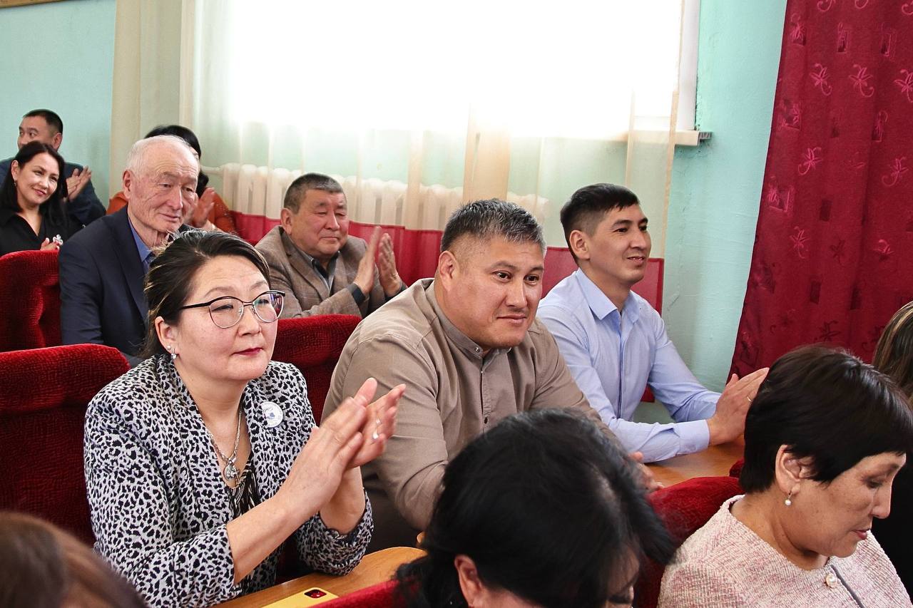 Главы районов Республики Алтай теперь приносят публичную присягу перед жителями Главы районов Республики Алтай теперь приносят публичную присягу перед жителями