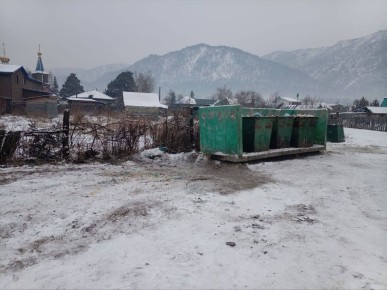 В Чемале прошла масштабная уборка территории контейнерных площадок