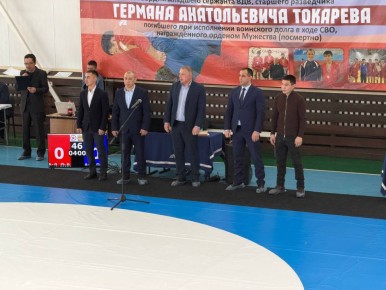 в селе Онгудай Онгудайского района проходит республиканский турнир по самбо, посвященный памяти мастера спорта России по самбо, бронзового призера Первенства России, гвардии младшего сержанта ВДВ, старшего разведчика Германа...