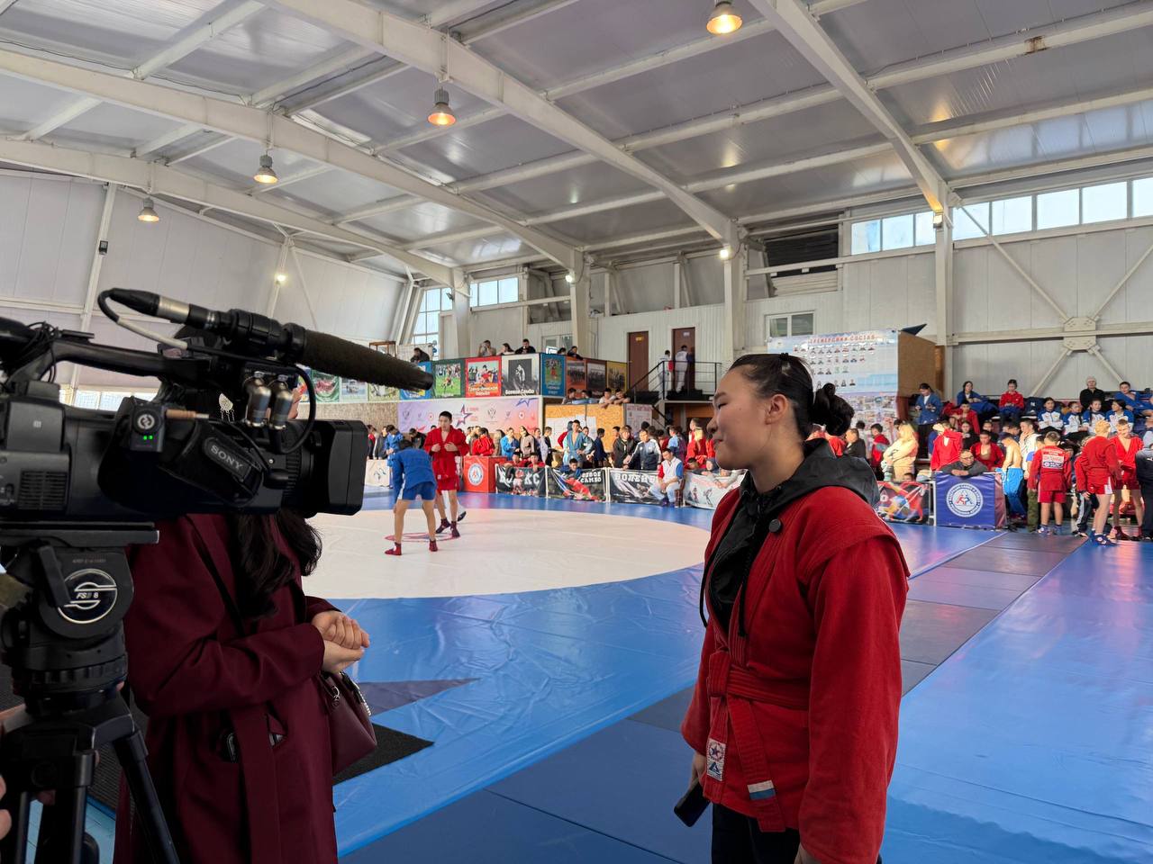 в селе Онгудай Онгудайского района проходит республиканский турнир по самбо, посвященный памяти мастера спорта России по самбо, бронзового призера Первенства России, гвардии младшего сержанта ВДВ, старшего разведчика Германа... в селе Онгудай Онгудайского района проходит республиканский турнир по самбо, посвященный памяти мастера спорта России по самбо, бронзового призера Первенства России, гвардии младшего сержанта ВДВ, старшего разведчика Германа...