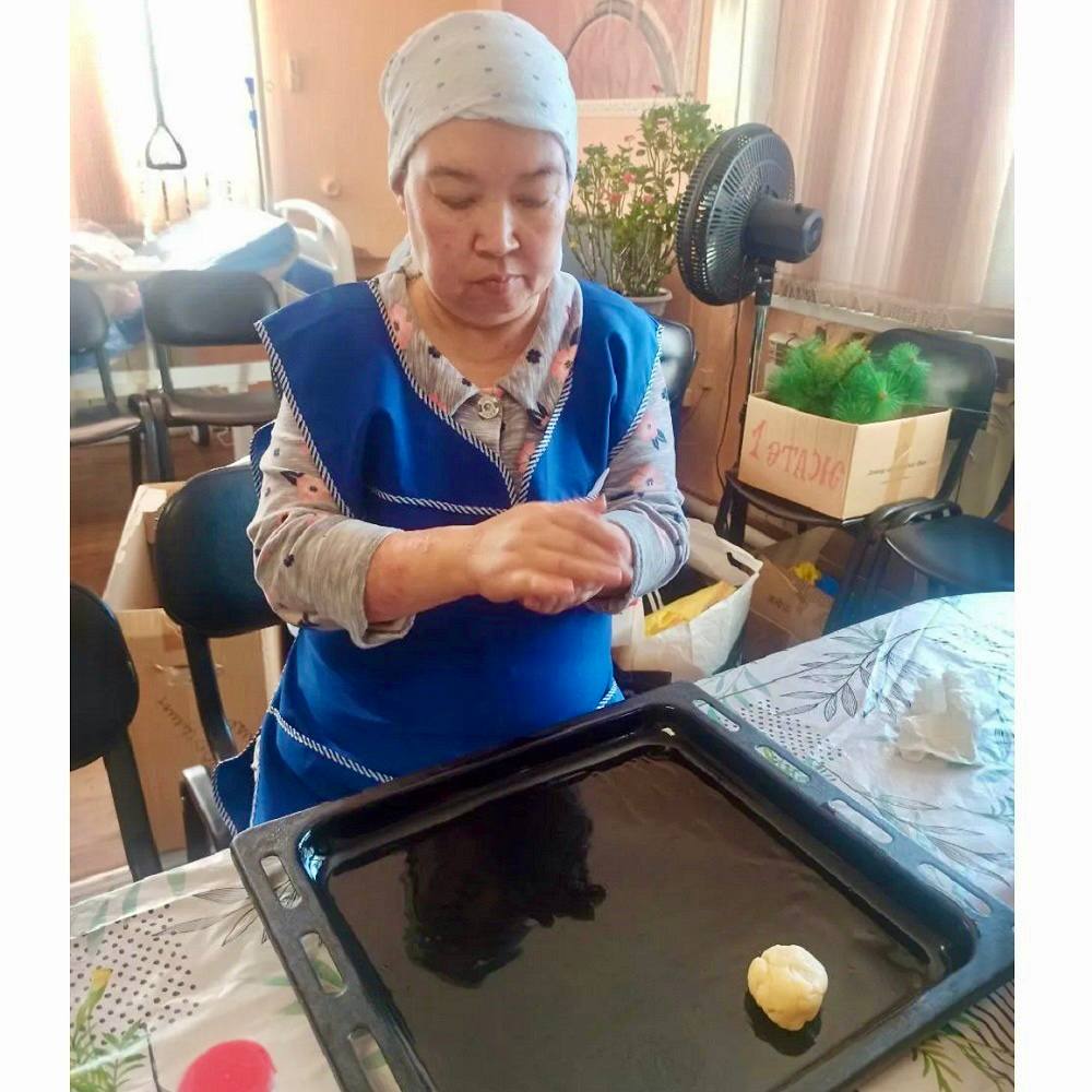 В детском отделении дома-интерната «Алтай» ребята с воспитателями устроили кулинарный праздник с банановыми оладушками и хрустящим печеньем, сообщает Минтруд В детском отделении дома-интерната «Алтай» ребята с воспитателями устроили кулинарный праздник с банановыми оладушками и хрустящим печеньем, сообщает Минтруд