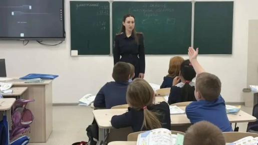 Накануне сотрудники ГИБДД посетили начальную школу Кызыл-Озека