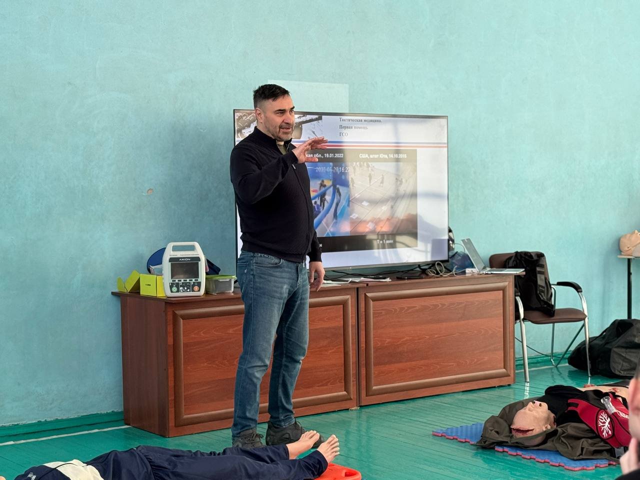 Министр здравоохранения Республики Алтай Дмитрий Хубезов провел для полицейских мастер-класс по оказанию доврачебной помощи пострадавшим гражданам Министр здравоохранения Республики Алтай Дмитрий Хубезов провел для полицейских мастер-класс по оказанию доврачебной помощи пострадавшим гражданам