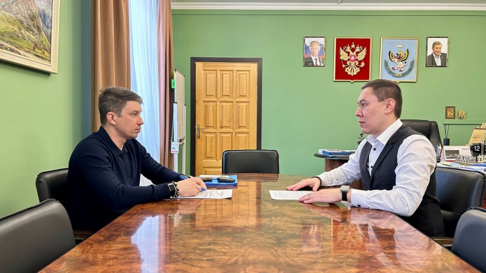 Депутат РА Николай Ким провел рабочую встречу с заместителем председателя Правительства РА Антоном Черниковым