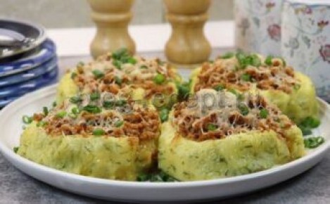 Нежные картофельные ватрушки с мясной начинкой, которые стоит попробовать