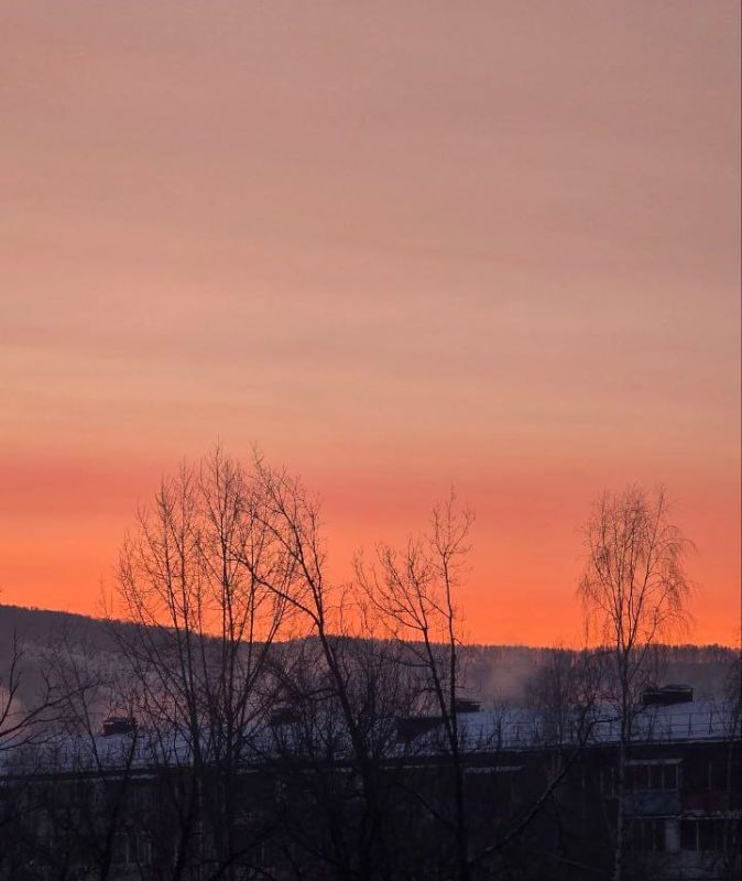 Рассвет в Горно-Алтайске. Фото: Наталья Сладкова
