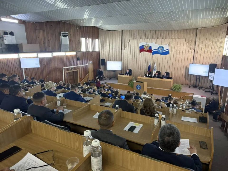 начинается XIV очередная сессия Государственного Собрания – Эл Курултай восьмого созыва