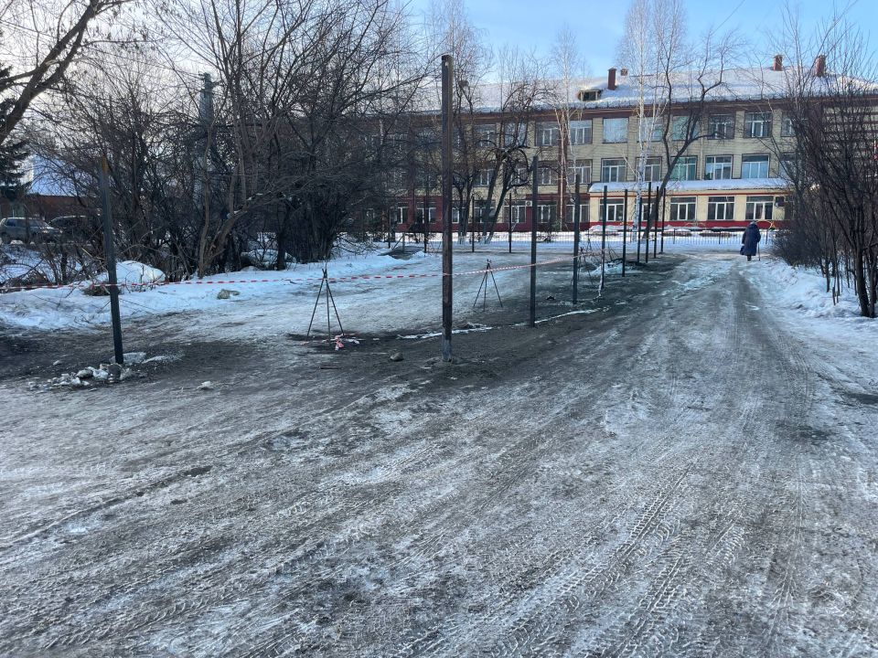 От подписчика. Странные дела творятся во дворе дома по ул. Маресьева, 1 (он же Коммунистический, 91)