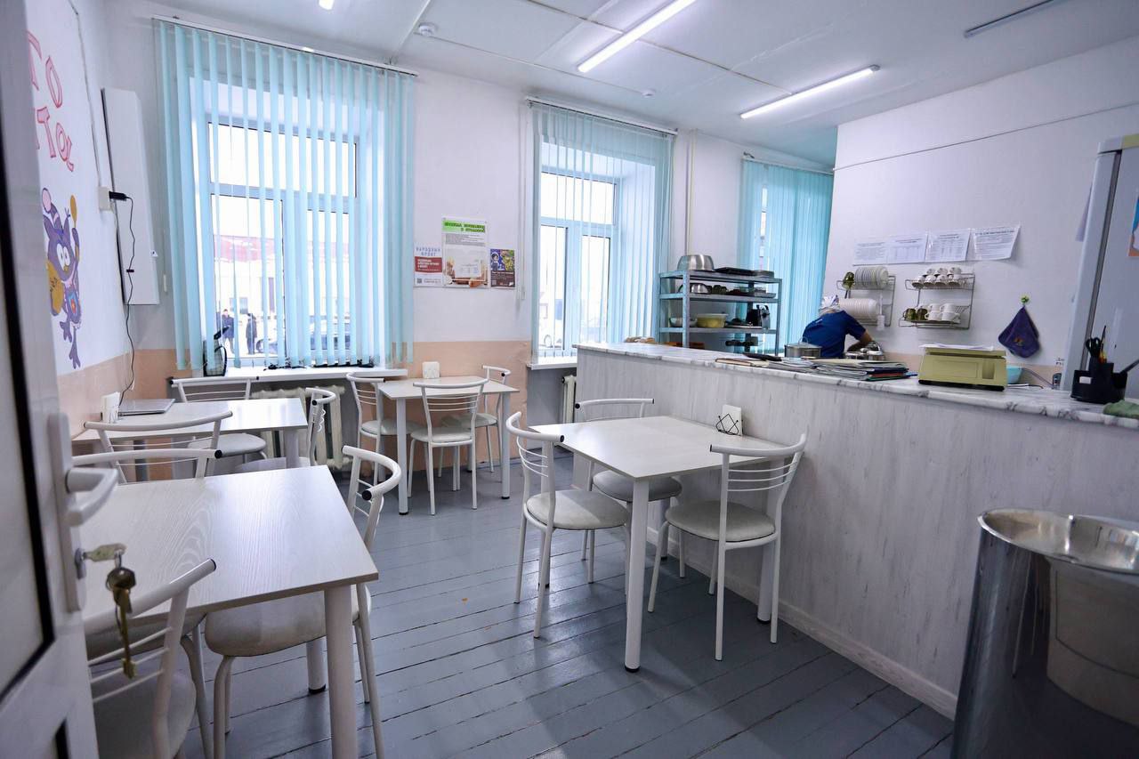 Библиотеку, которая работает в Дубровке 28 лет, посетил Андрей Турчак во время визита в Майминский район Библиотеку, которая работает в Дубровке 28 лет, посетил Андрей Турчак во время визита в Майминский район