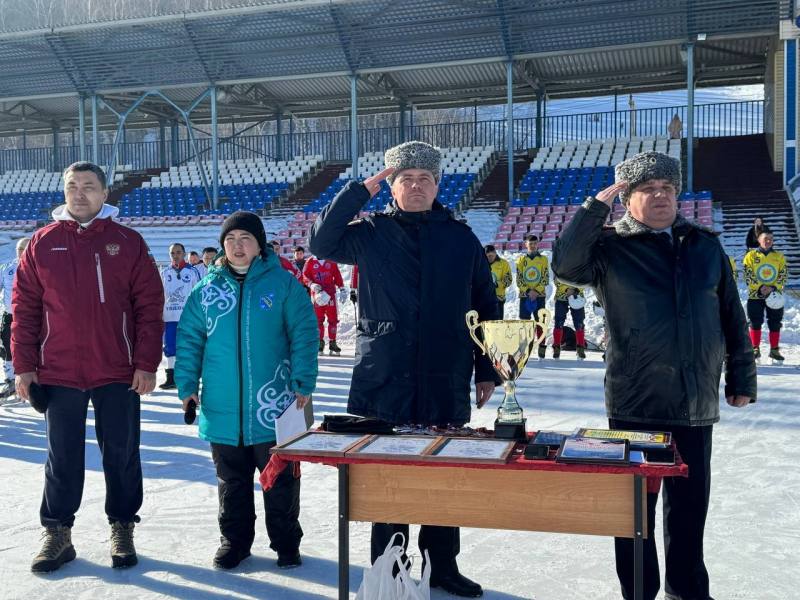 В Республике Алтай состоялся XIV региональный турнир по хоккею с мячом, посвященный памяти участкового уполномоченного полиции Евгения Корчагина В Республике Алтай состоялся XIV региональный турнир по хоккею с мячом, посвященный памяти участкового уполномоченного полиции Евгения Корчагина