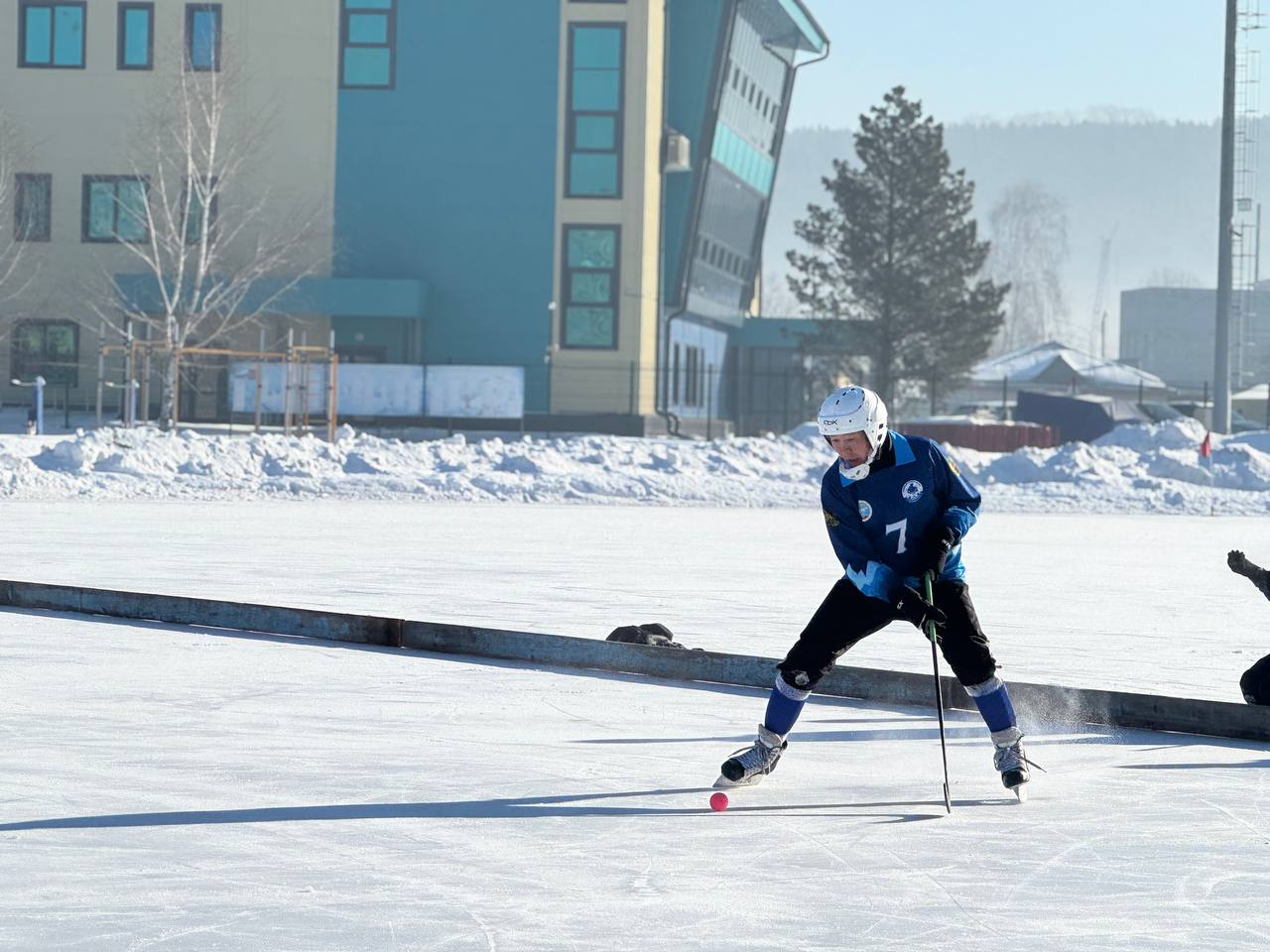 В Республике Алтай состоялся XIV региональный турнир по хоккею с мячом, посвященный памяти участкового уполномоченного полиции Евгения Корчагина В Республике Алтай состоялся XIV региональный турнир по хоккею с мячом, посвященный памяти участкового уполномоченного полиции Евгения Корчагина