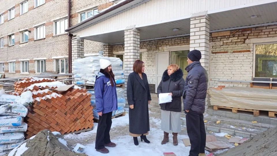 «Партдесант» Единой России провел мониторинг капремонта в общежитии Горно-Алтайского политехнического колледжа