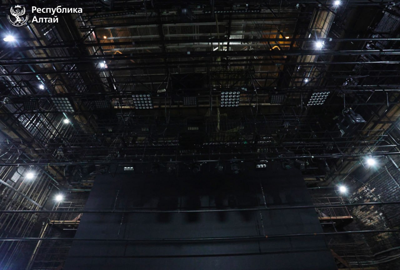 Ремонт главной сцены начался в Национальном театре имени П.В. Кучияка Ремонт главной сцены начался в Национальном театре имени П.В. Кучияка