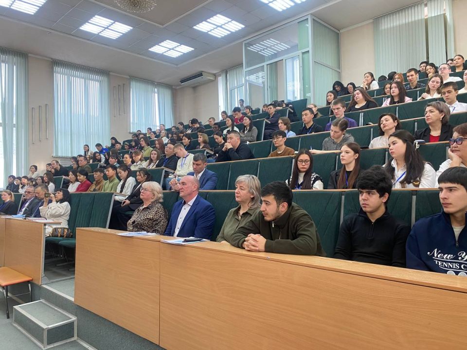 Вторая Международная научно-практическая конференция студентов и преподавателей «Суворовские чтения» стартовала в ГАГУ