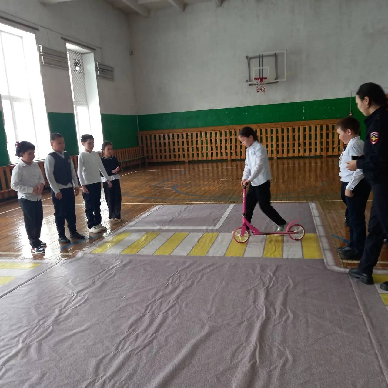 Сотрудники ГАИ провели для школьников Онгудайского района занятие «Безопасная дорога» Сотрудники ГАИ провели для школьников Онгудайского района занятие «Безопасная дорога»