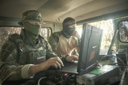 Участники спецоперации из Республики Алтай при заключении контракта с Минобороны получают единовременную денежную выплату в размере 1,2 млн рублей, заключившие контракт в Горно-Алтайске – 1,4 млн рублей