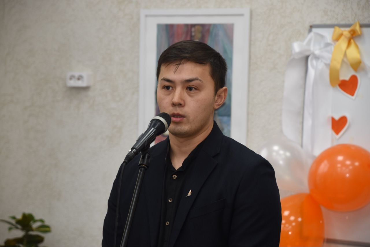 Ольга Сафронова: Горно-Алтайской детской художественной школе им. В.Н. Костина 57 лет. Последние 27 из них - школа находится по адресу пр. Коммунистический, 47 Ольга Сафронова: Горно-Алтайской детской художественной школе им. В.Н. Костина 57 лет. Последние 27 из них - школа находится по адресу пр. Коммунистический, 47