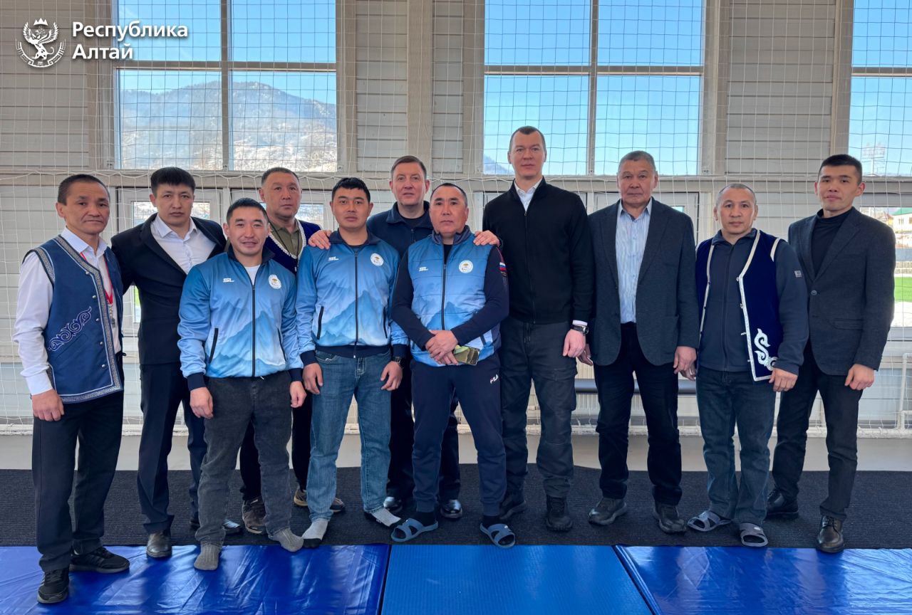 Глава Республики Алтай Андрей Турчак и Министр спорта России Михаил Дегтярёв посетили стадион «Сартакпай» в Онгудае и ФОК в Улагане Глава Республики Алтай Андрей Турчак и Министр спорта России Михаил Дегтярёв посетили стадион «Сартакпай» в Онгудае и ФОК в Улагане
