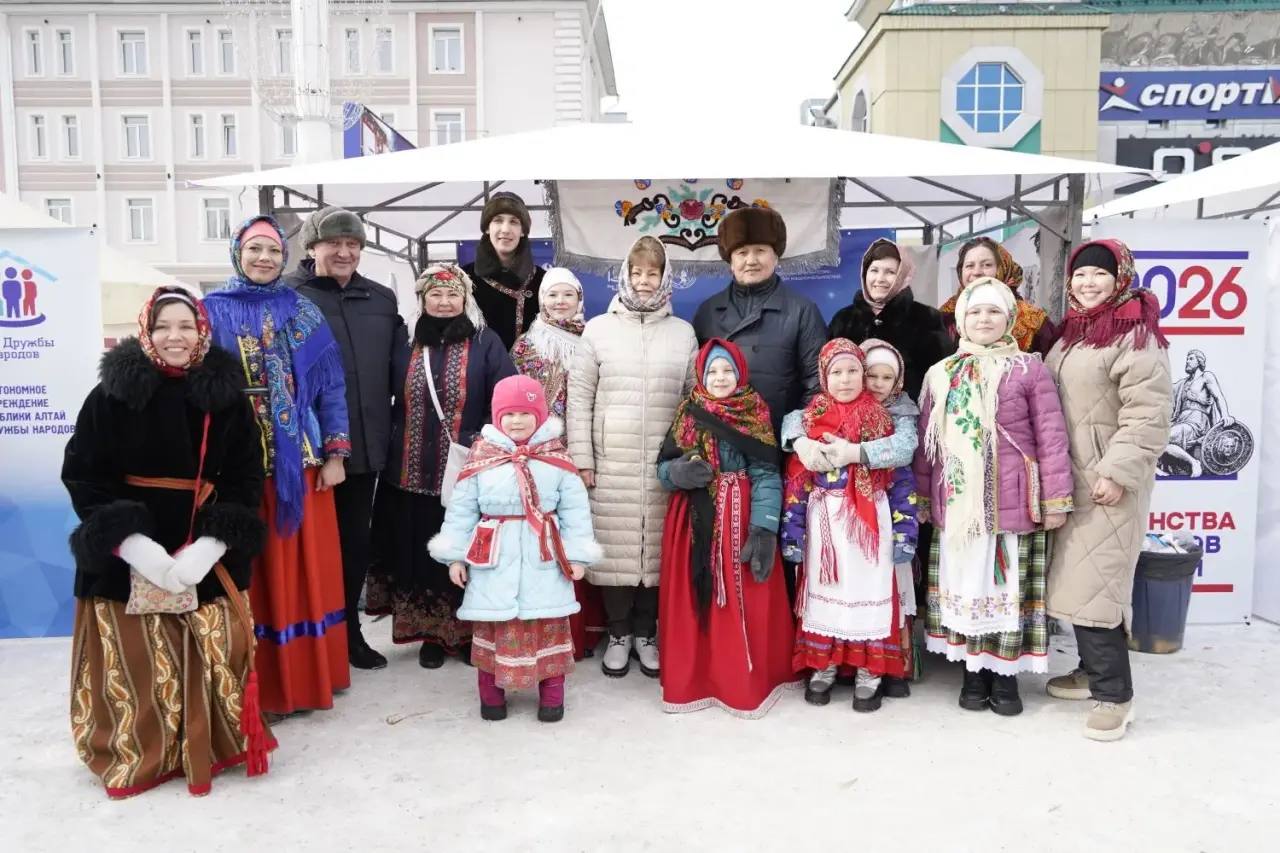 Проводы зимы прошли на центральной площади Горно-Алтайска Проводы зимы прошли на центральной площади Горно-Алтайска