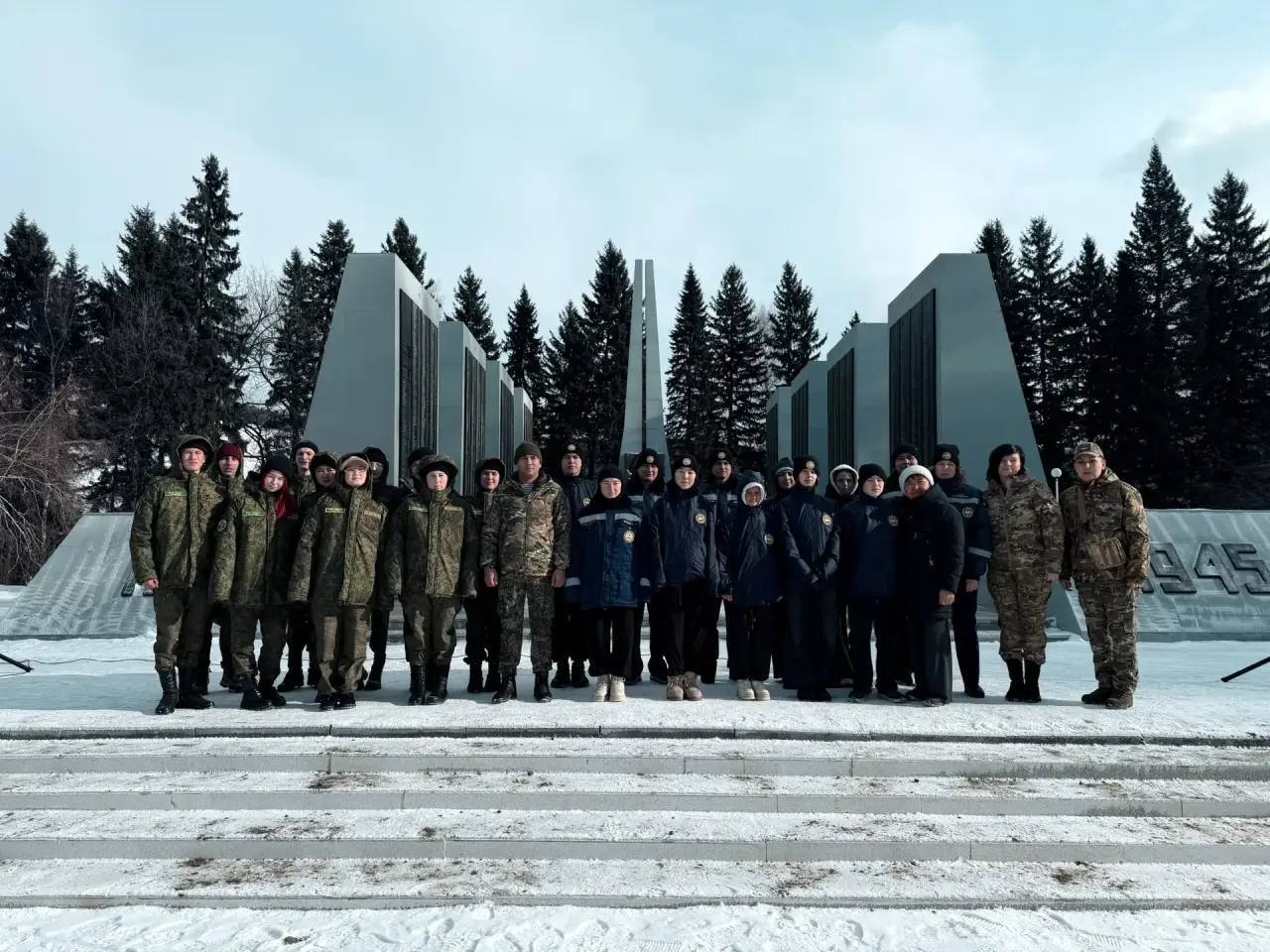 Александр Прокопьев: Поздравляю с Днем защитника Отечества! Этот праздник – символ доблести, героизма и отваги Александр Прокопьев: Поздравляю с Днем защитника Отечества! Этот праздник – символ доблести, героизма и отваги