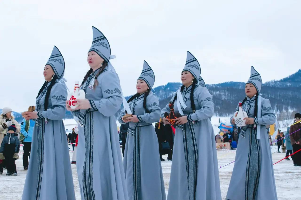 22 февраля в Усть-Канском районе в селе Верх-Ануй торжественно отметили Чагаа-Байрам и Масленицу! 22 февраля в Усть-Канском районе в селе Верх-Ануй торжественно отметили Чагаа-Байрам и Масленицу!