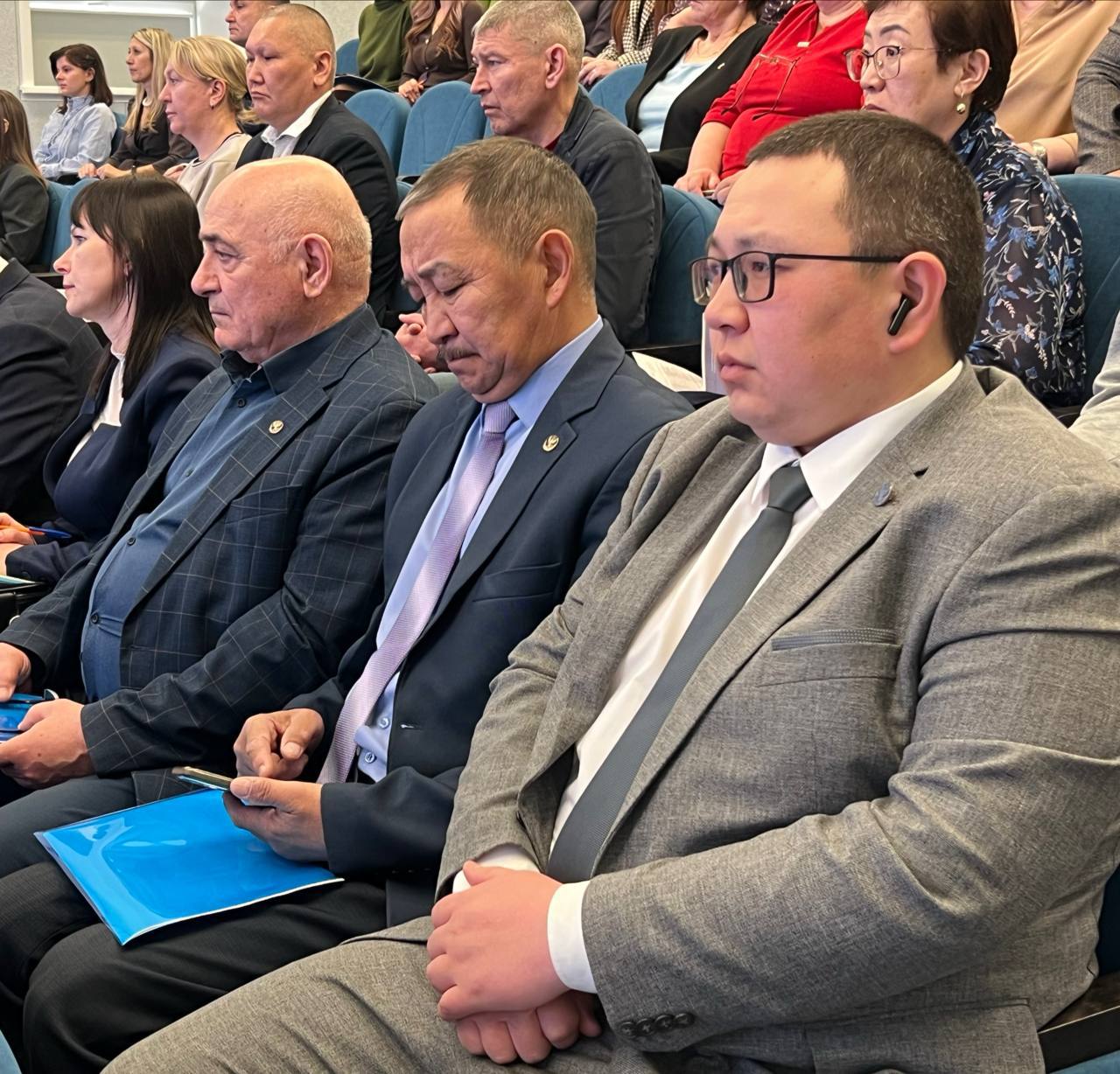 в Центре культурного развития проходит совещание на тему «О состоянии законодательства в Республике Алтай за 2025 год» в Центре культурного развития проходит совещание на тему «О состоянии законодательства в Республике Алтай за 2025 год»