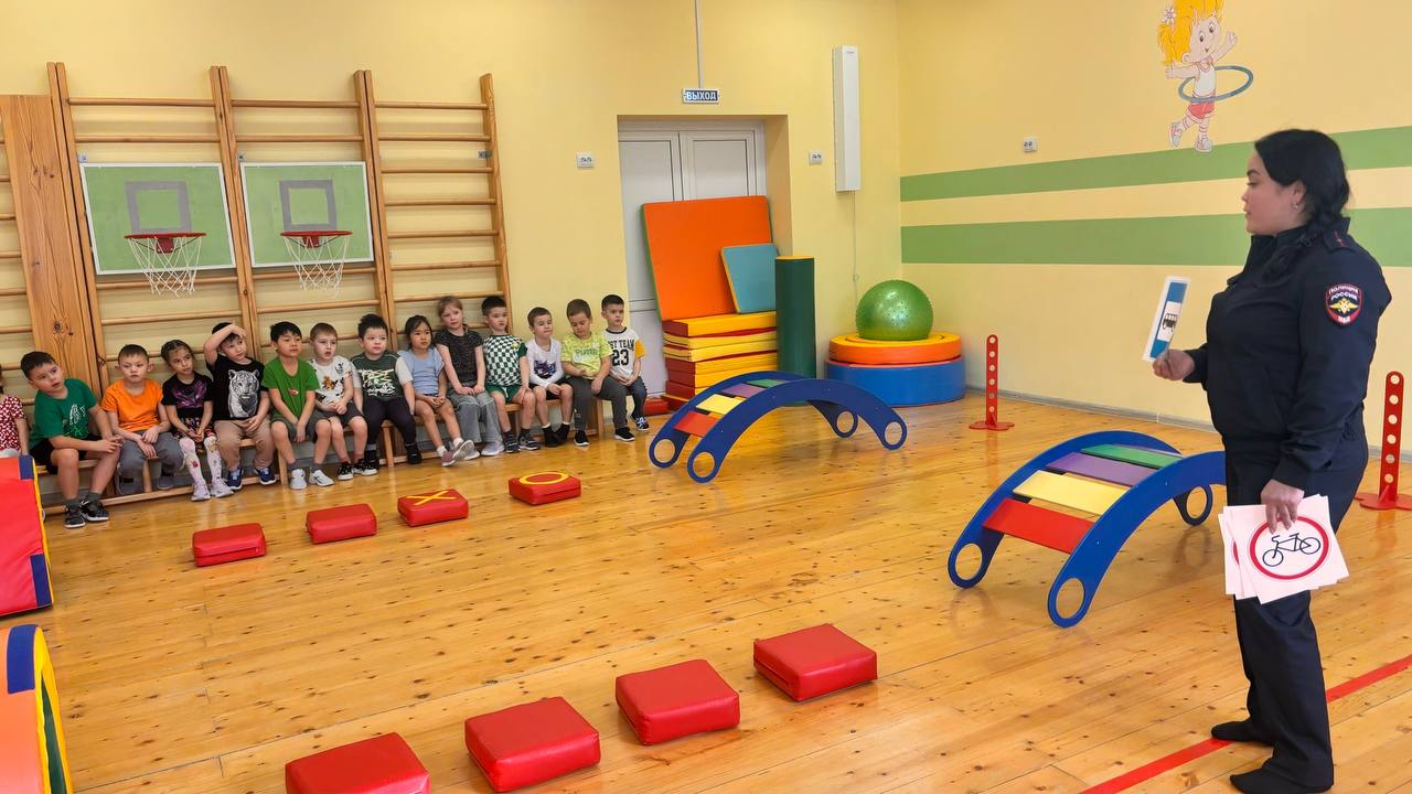 Весело и с пользой: сотрудники Госавтоинспекции провели эстафету по ПДД в детских садах Чемальского района! Весело и с пользой: сотрудники Госавтоинспекции провели эстафету по ПДД в детских садах Чемальского района!