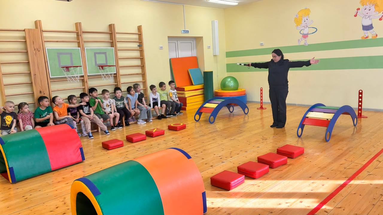 Весело и с пользой: сотрудники Госавтоинспекции провели эстафету по ПДД в детских садах Чемальского района! Весело и с пользой: сотрудники Госавтоинспекции провели эстафету по ПДД в детских садах Чемальского района!