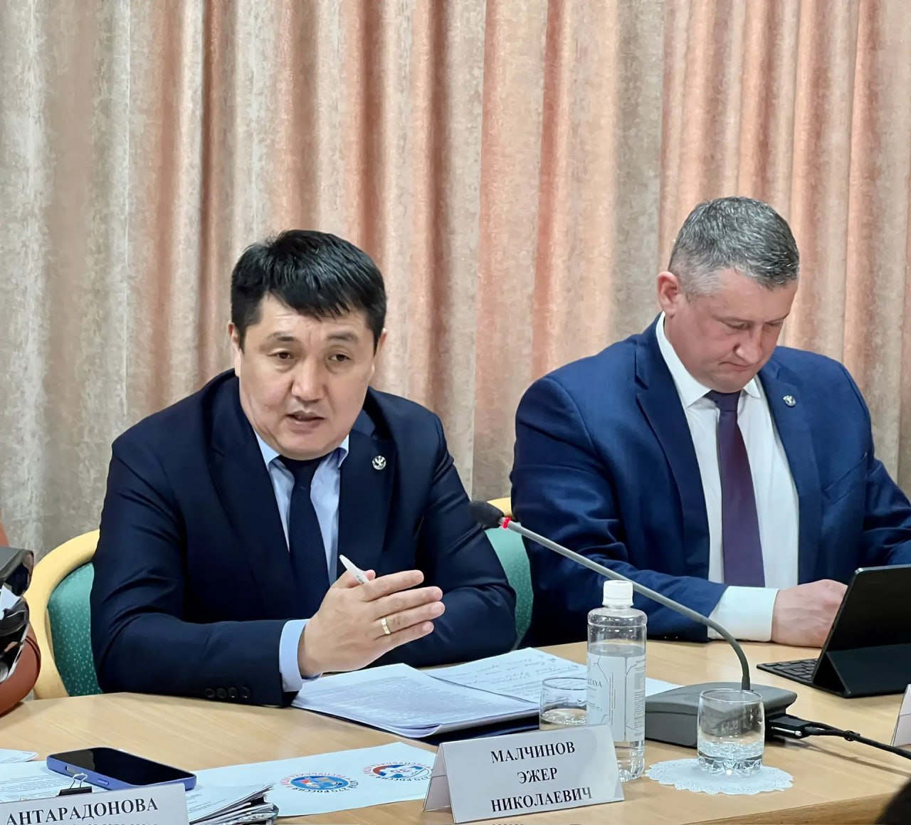 В текущем году Республика Алтай отмечает две важные даты: 35-летие образования Республики Алтай и 270-летие добровольного вхождения алтайского народа в состав Российского государства В текущем году Республика Алтай отмечает две важные даты: 35-летие образования Республики Алтай и 270-летие добровольного вхождения алтайского народа в состав Российского государства