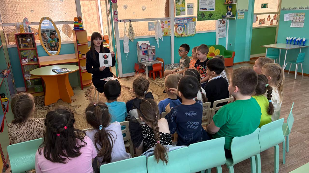 Сотрудник Госавтоинспекции посетила д/с «Олененок» Сотрудник Госавтоинспекции посетила д/с «Олененок»