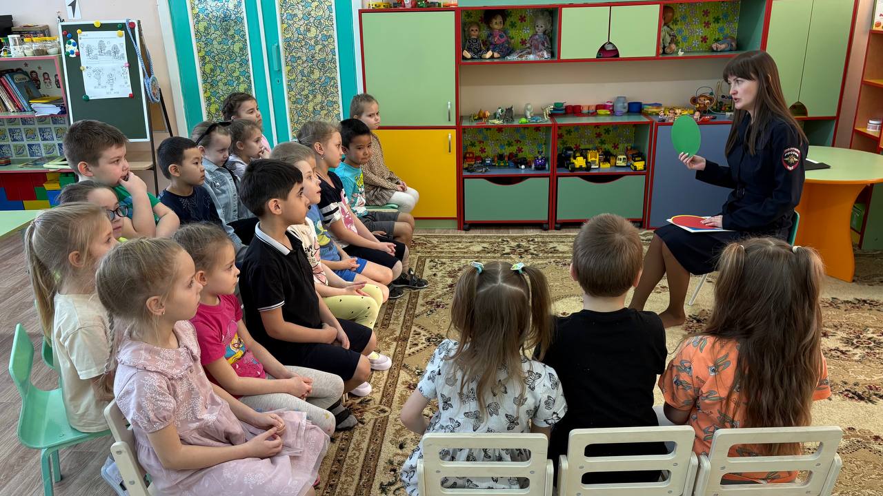 Сотрудник Госавтоинспекции посетила д/с «Олененок» Сотрудник Госавтоинспекции посетила д/с «Олененок»