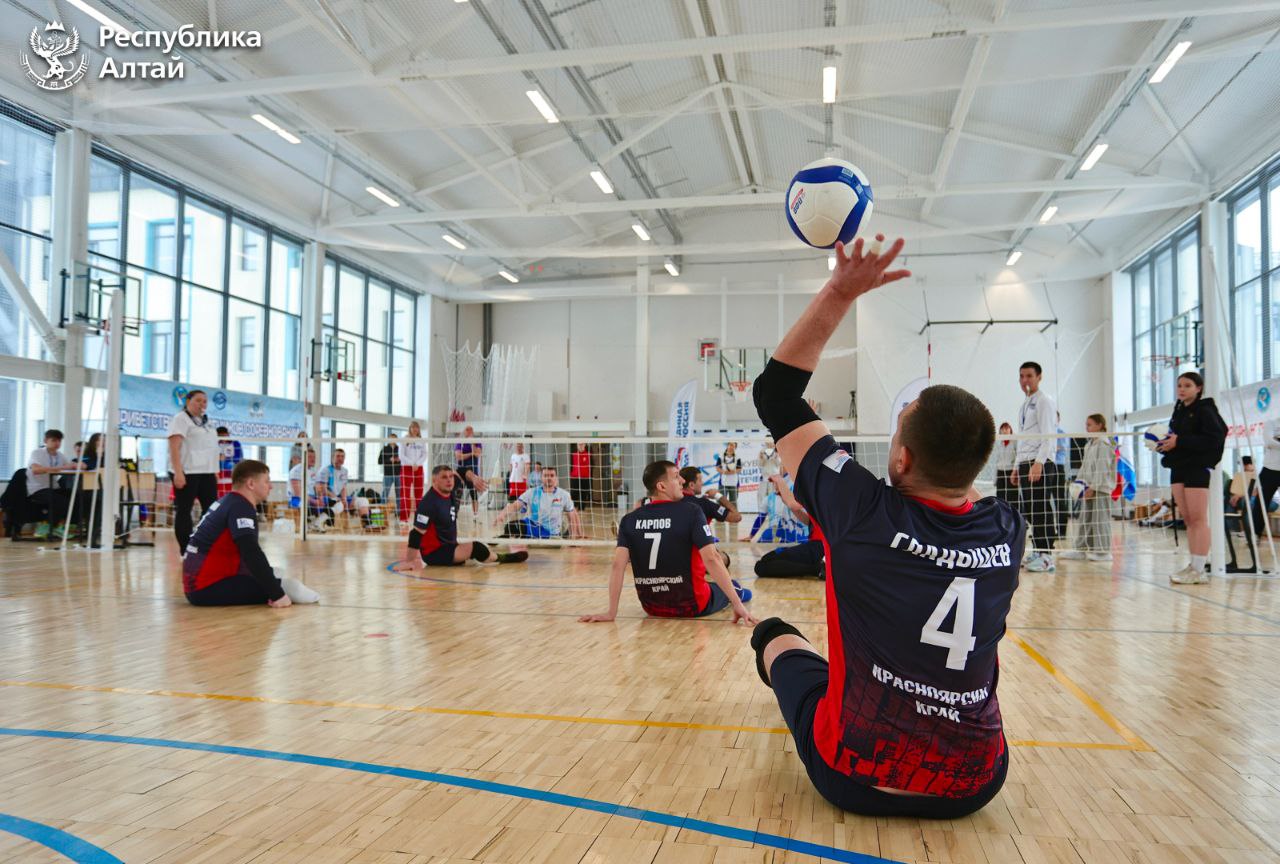 В Горно-Алтайске проходит Кубок Защитников Отечества по волейболу сидя В Горно-Алтайске проходит Кубок Защитников Отечества по волейболу сидя