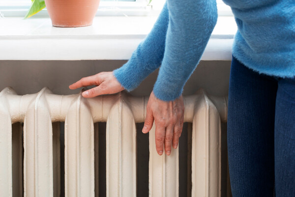 КПРФ предлагает запретить отключение отопления должникам в морозы после трагедии