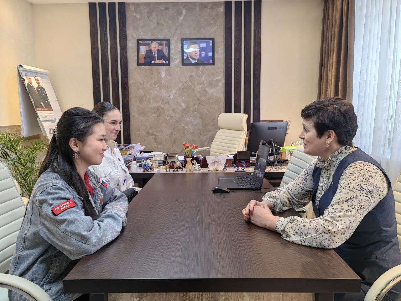 Ольга Сафронова: В конце прошлого года один из активистов Движения Первых предложил реализовать проект «День с Главой» Ольга Сафронова: В конце прошлого года один из активистов Движения Первых предложил реализовать проект «День с Главой»