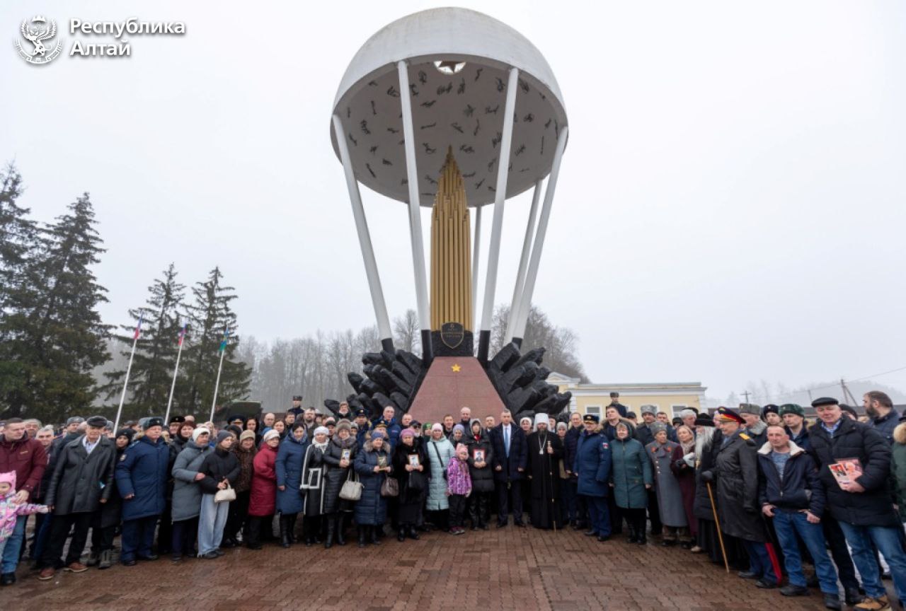 Глава Республики Алтай Андрей Турчак в Псковской области принял участие в памятных мероприятиях, посвященных подвигу 6-й роты Глава Республики Алтай Андрей Турчак в Псковской области принял участие в памятных мероприятиях, посвященных подвигу 6-й роты