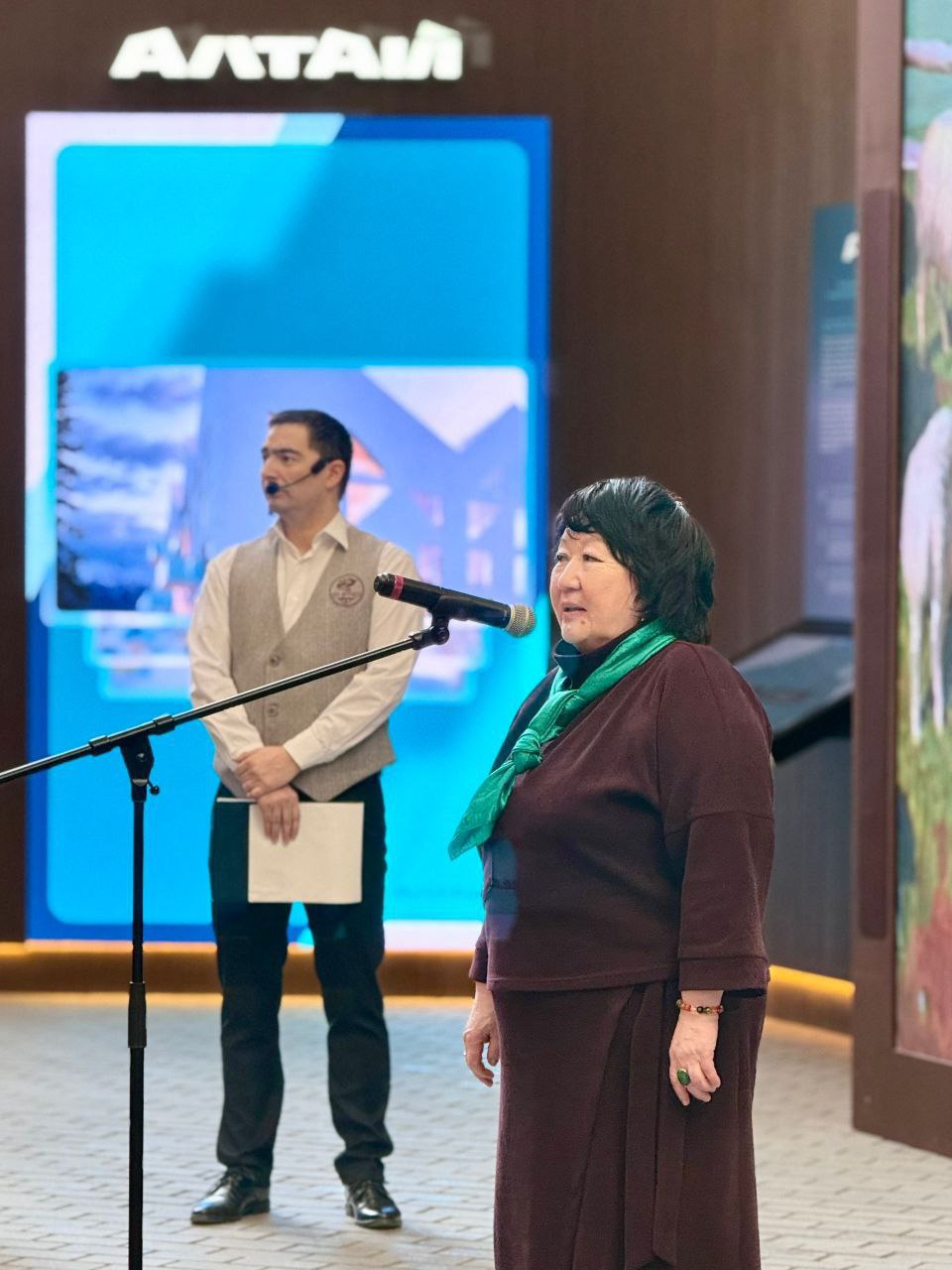 В Национальном музее открылась персональная выставка Игоря Катонова В Национальном музее открылась персональная выставка Игоря Катонова